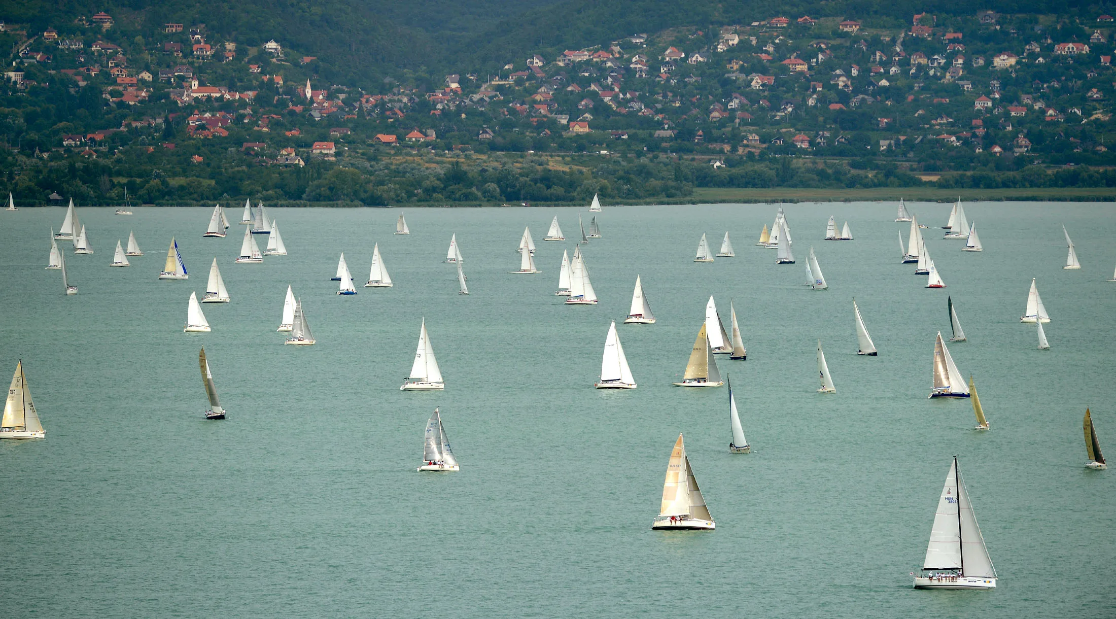 6735_Balaton_Kekszallag_verseny_Fured_korzeteben