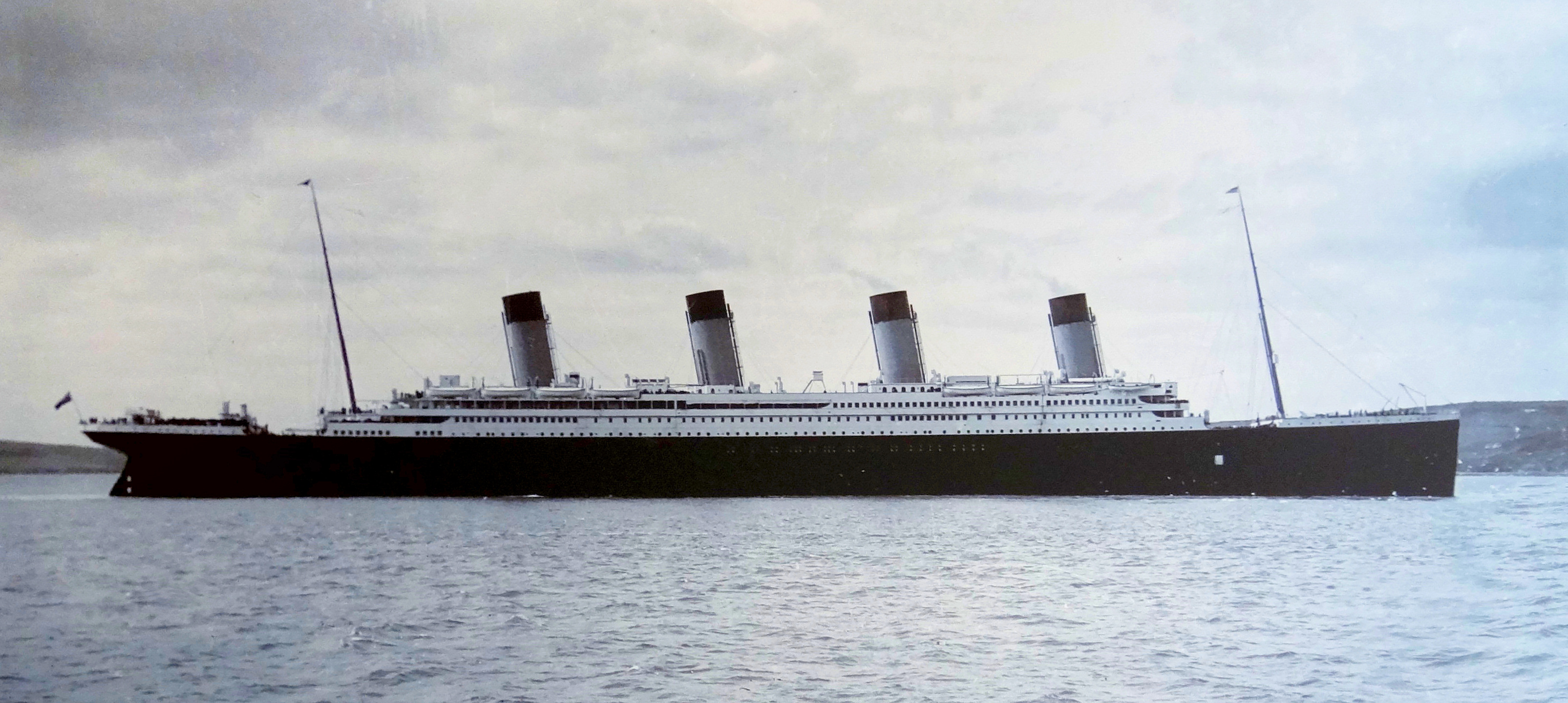 Titanic-Cobh-Harbour-1912