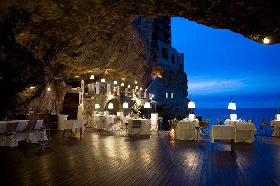 Polignano_Puglia_cave_
