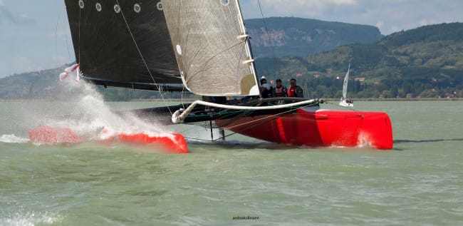 Team_Quantum_Extreme_40_katamarán