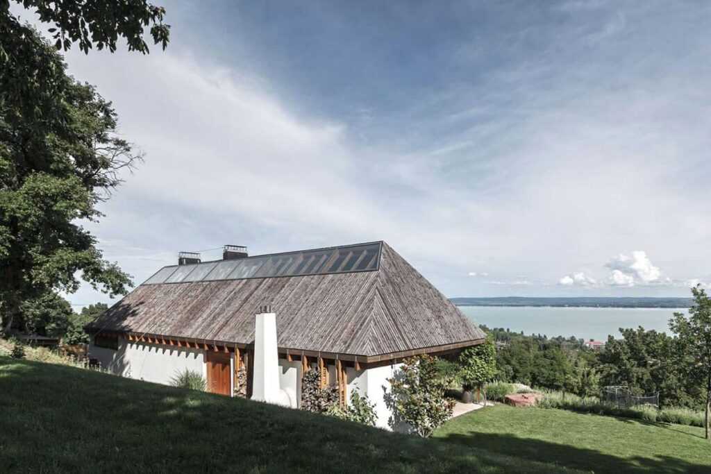 Eladó balatoni nyaraló