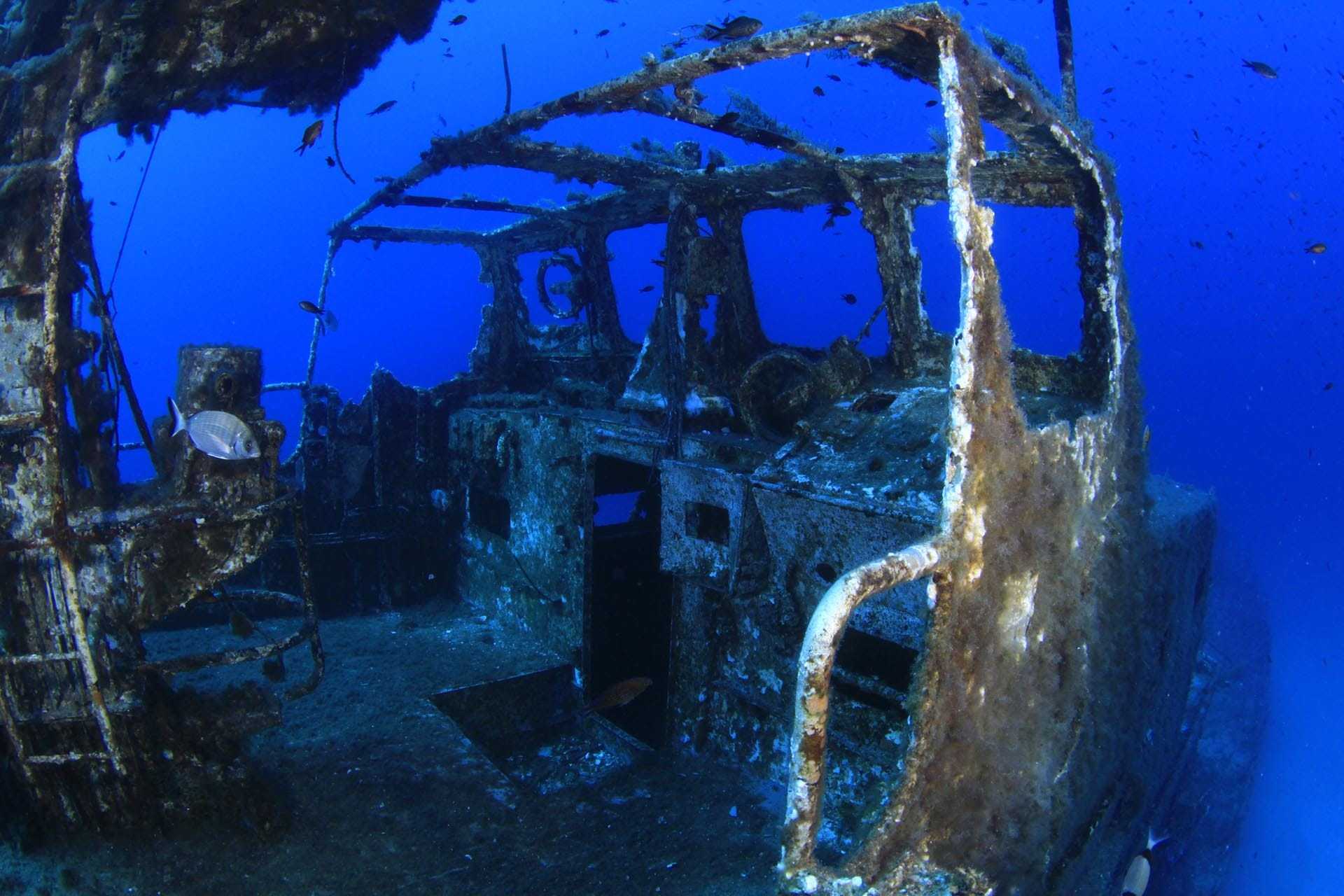 p31-comino-wreck